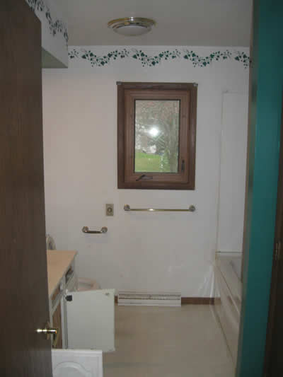 bathroom before remodeling